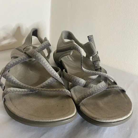 Merrell Moon sandals air cushion memory foam, women's size 10, strappy, outdoors - Picture 8 of 8